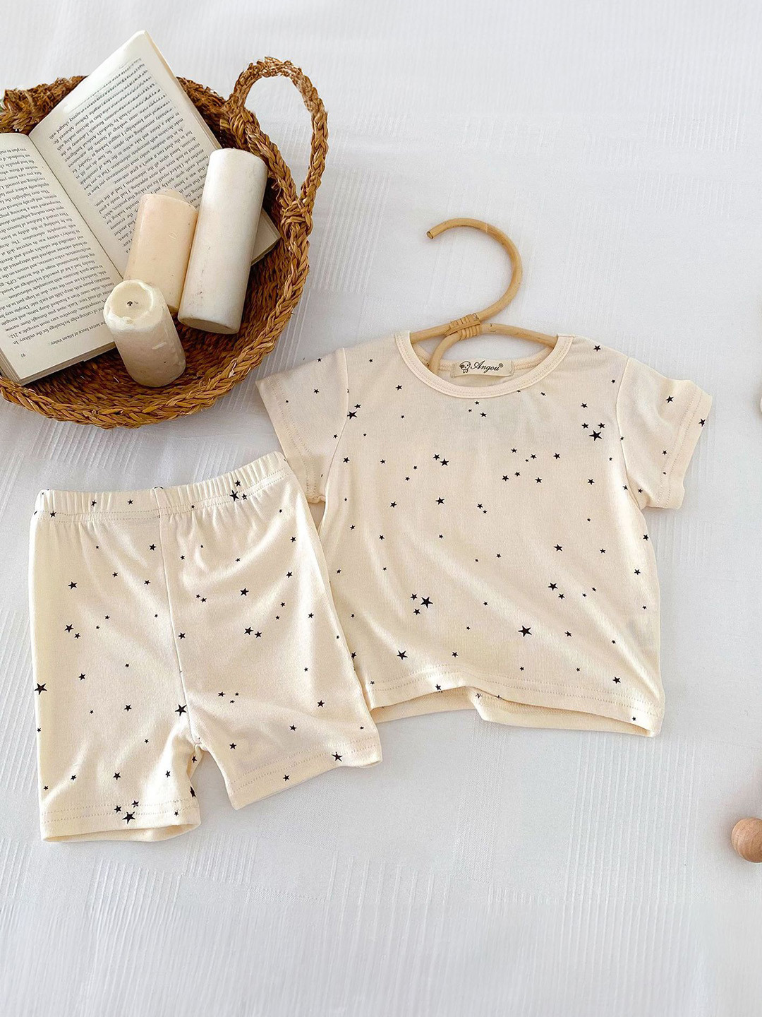 

LULU & SKY Girls Printed Night suit, Beige