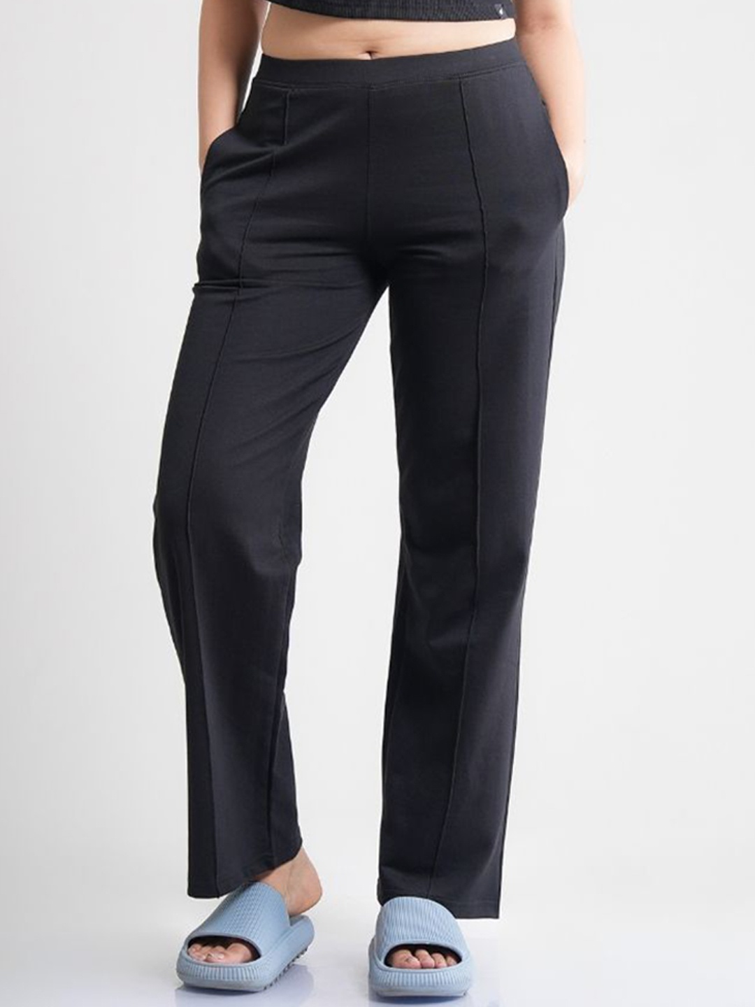 

FLURR Women Relaxed Easy Wash Pleated Trousers, Black