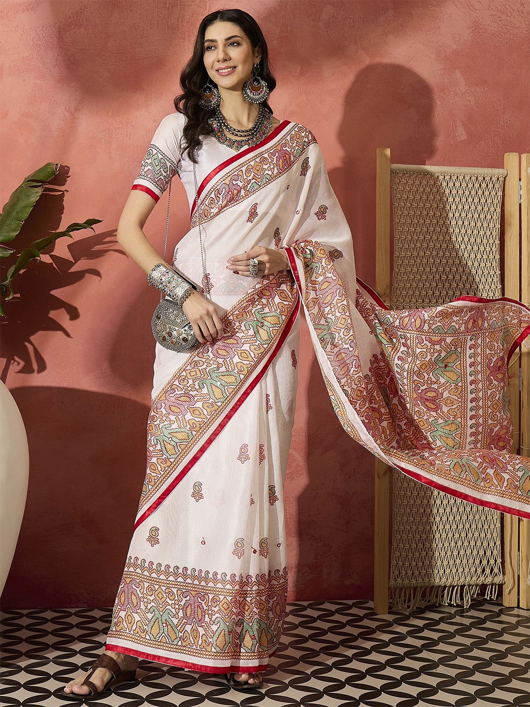 

Sangria Woven Design Saree With Blouse, White