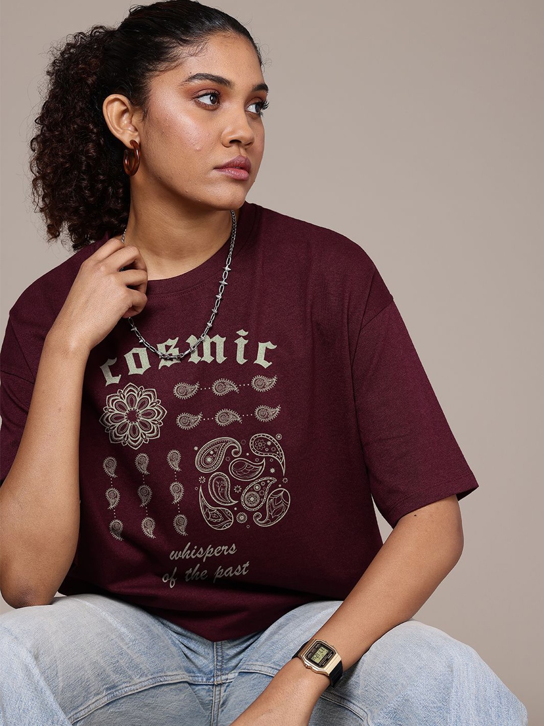 

The Roadster Lifestyle Co Graphic Printed Cotton Oversized Fit T-shirt, Burgundy