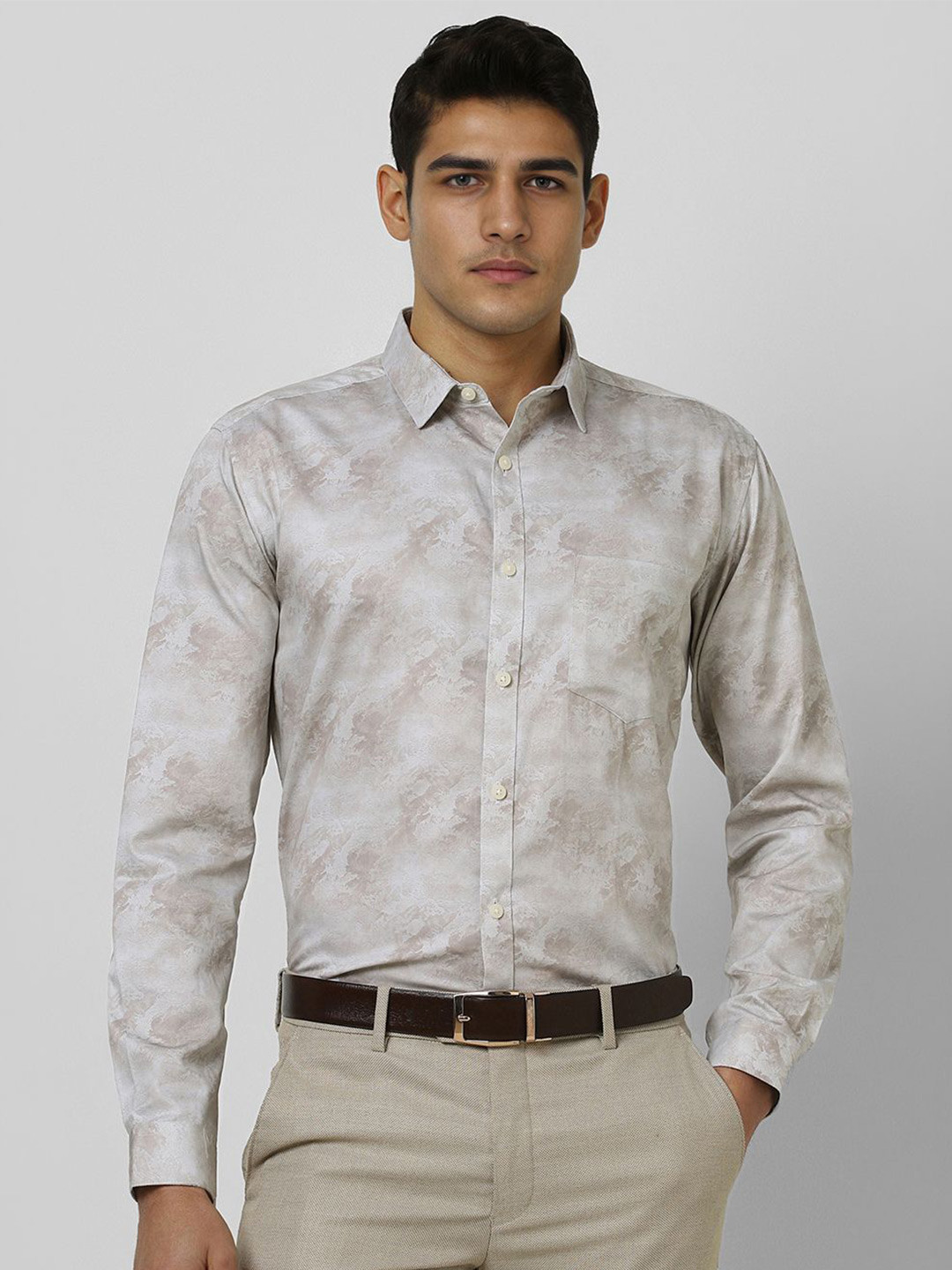 

V Dot Men Slim Fit Spread Collar Abstract Printed Cotton Formal Shirt, Grey