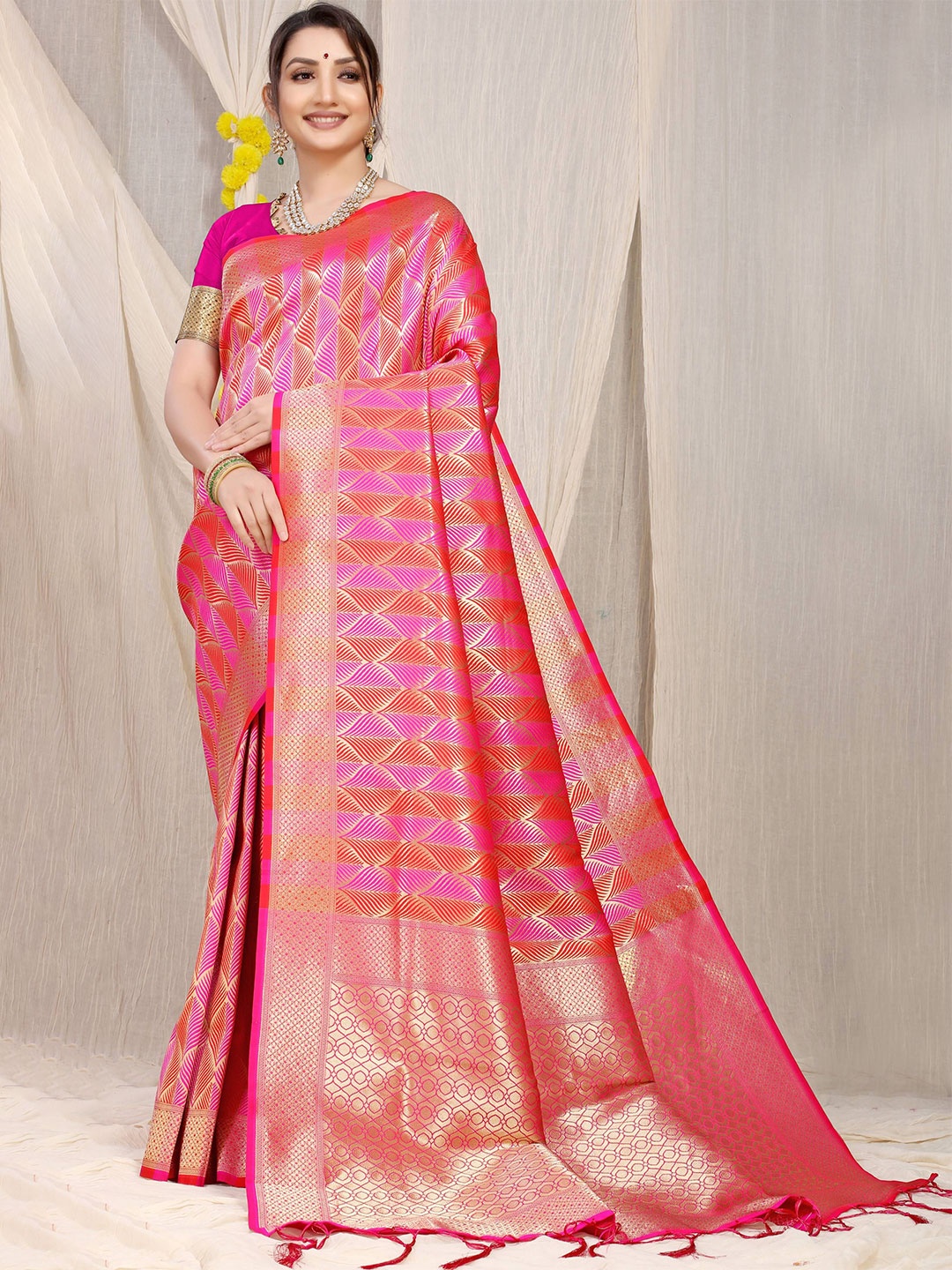 

Kandora Woven Design Zari Pure Silk Paithani Saree, Pink