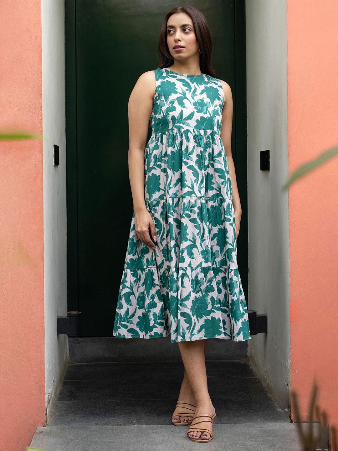 

GULABOSITABO Women Floral Printed Fit & Flare Midi Dress, Green