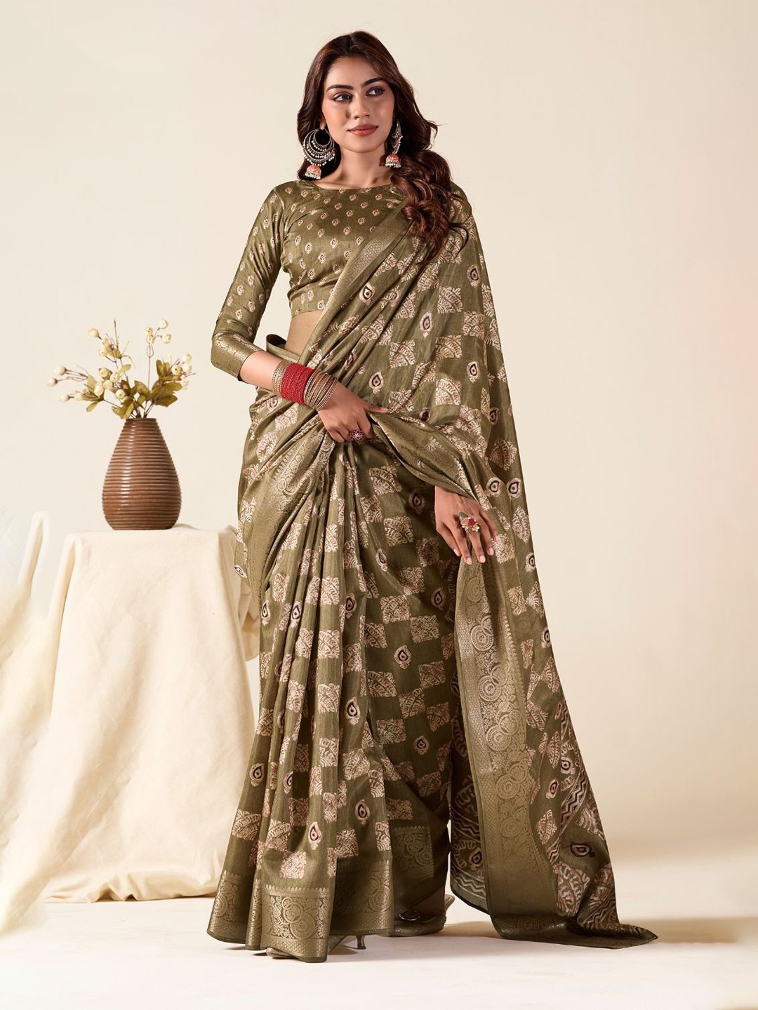 

DEVATITHI Ethnic Motifs Zari Silk Blend Saree, Olive