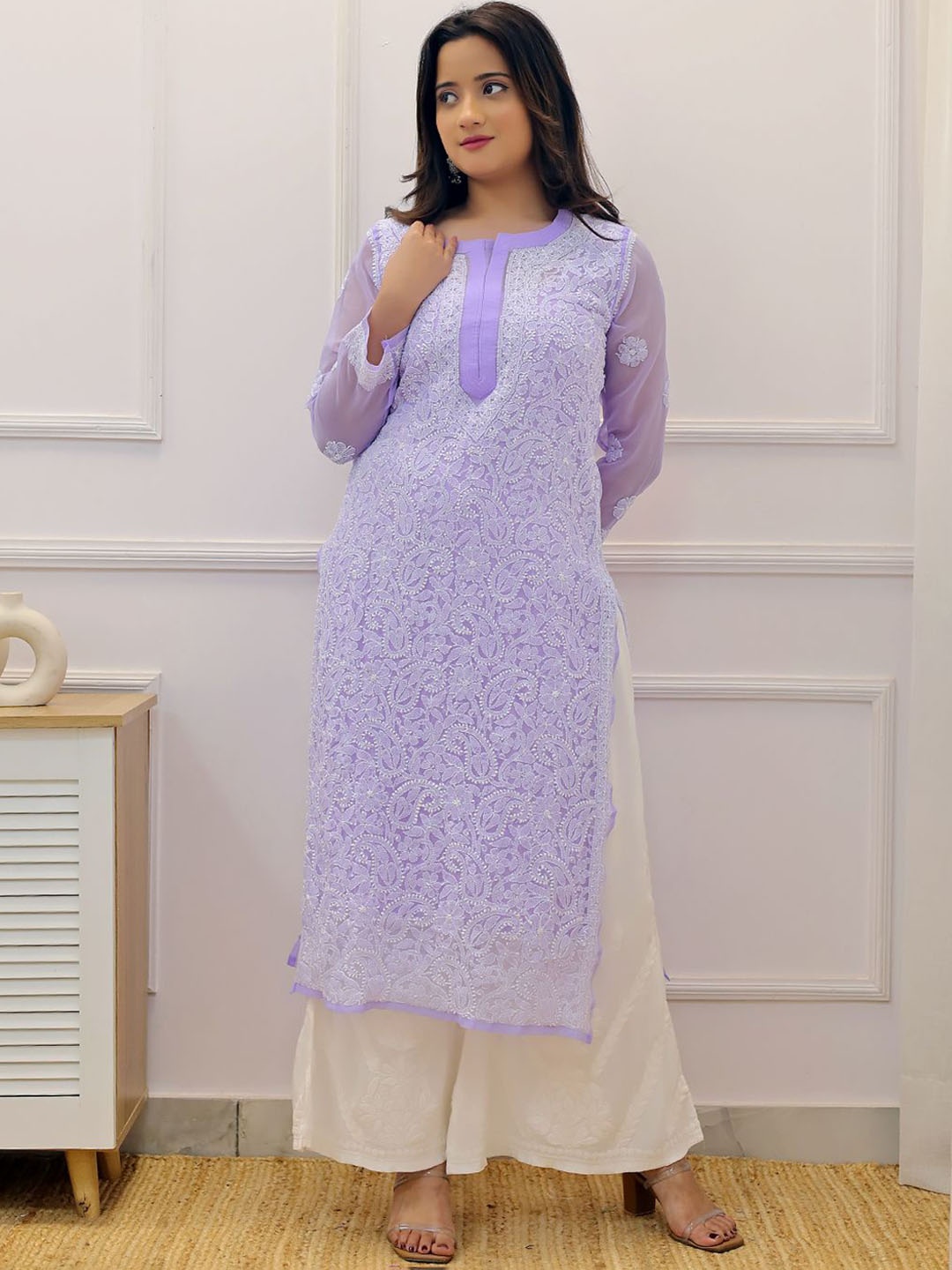 

The Chikan Label Women Ethnic Motifs Embroidered Chikankari Floral Handloom Georgette Kurta, Lavender