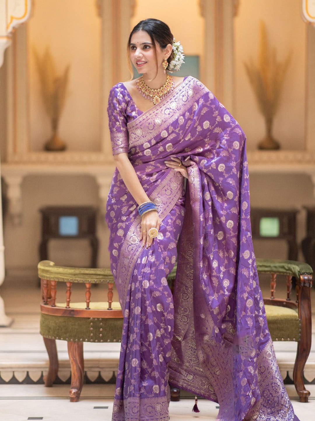 

APNISHA Woven Design Zari Pure Silk Designer Banarasi Saree, Lavender