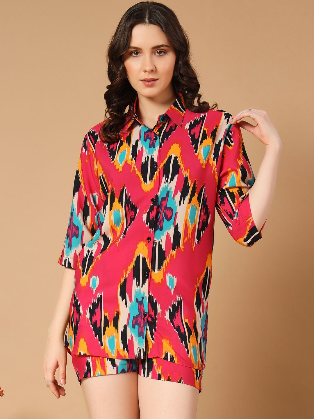 

ZWERLON Geometric Printed Shirt With Shorts Co-Ords, Pink