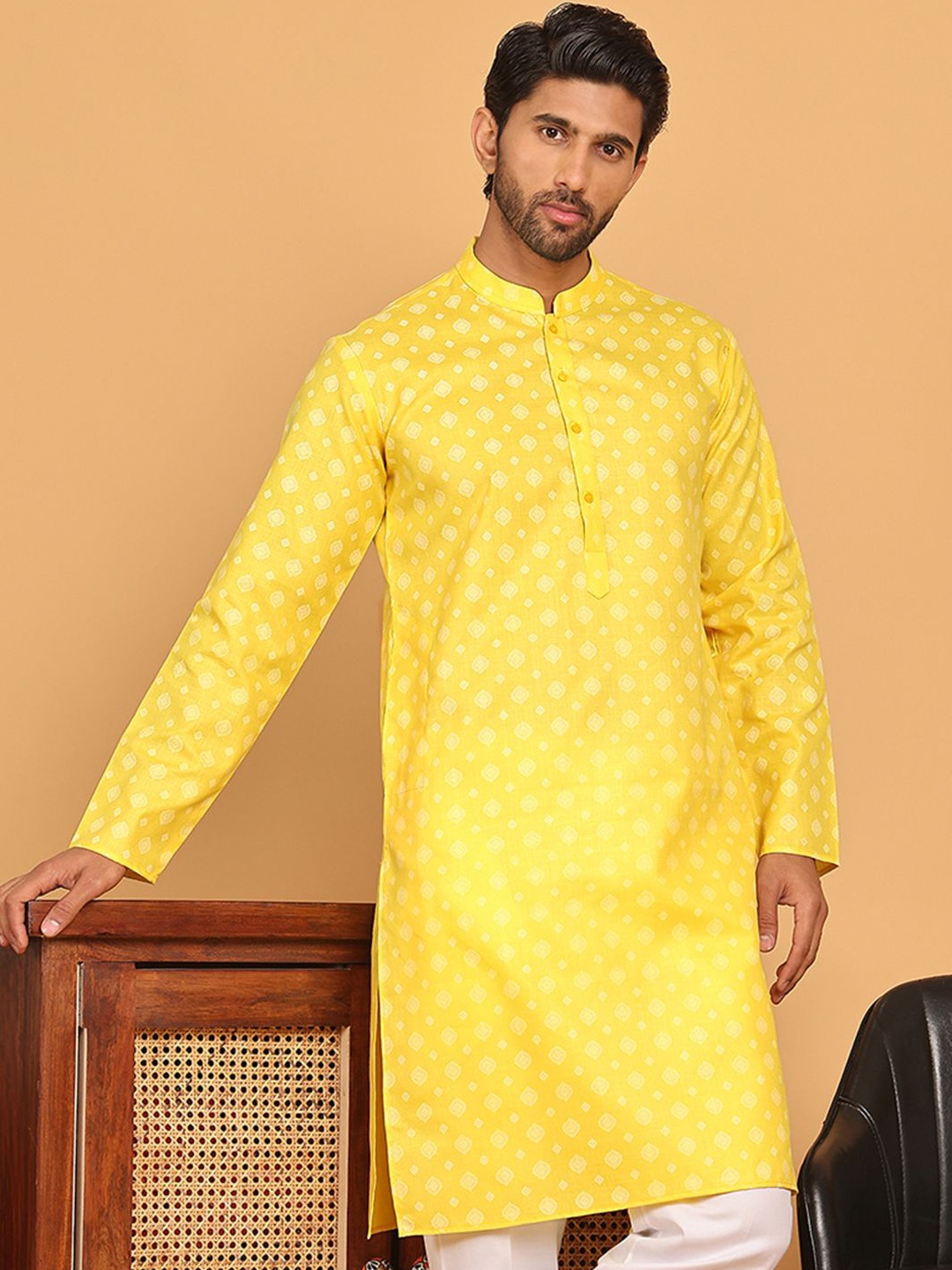 

Anouk Floral Printed Mandarin Collar Straight Kurta, Mustard