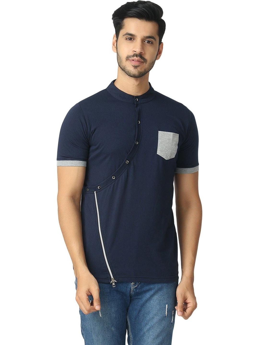 

Black Collection Men Colourblocked Mandarin Collar Pockets T-shirt, Navy blue