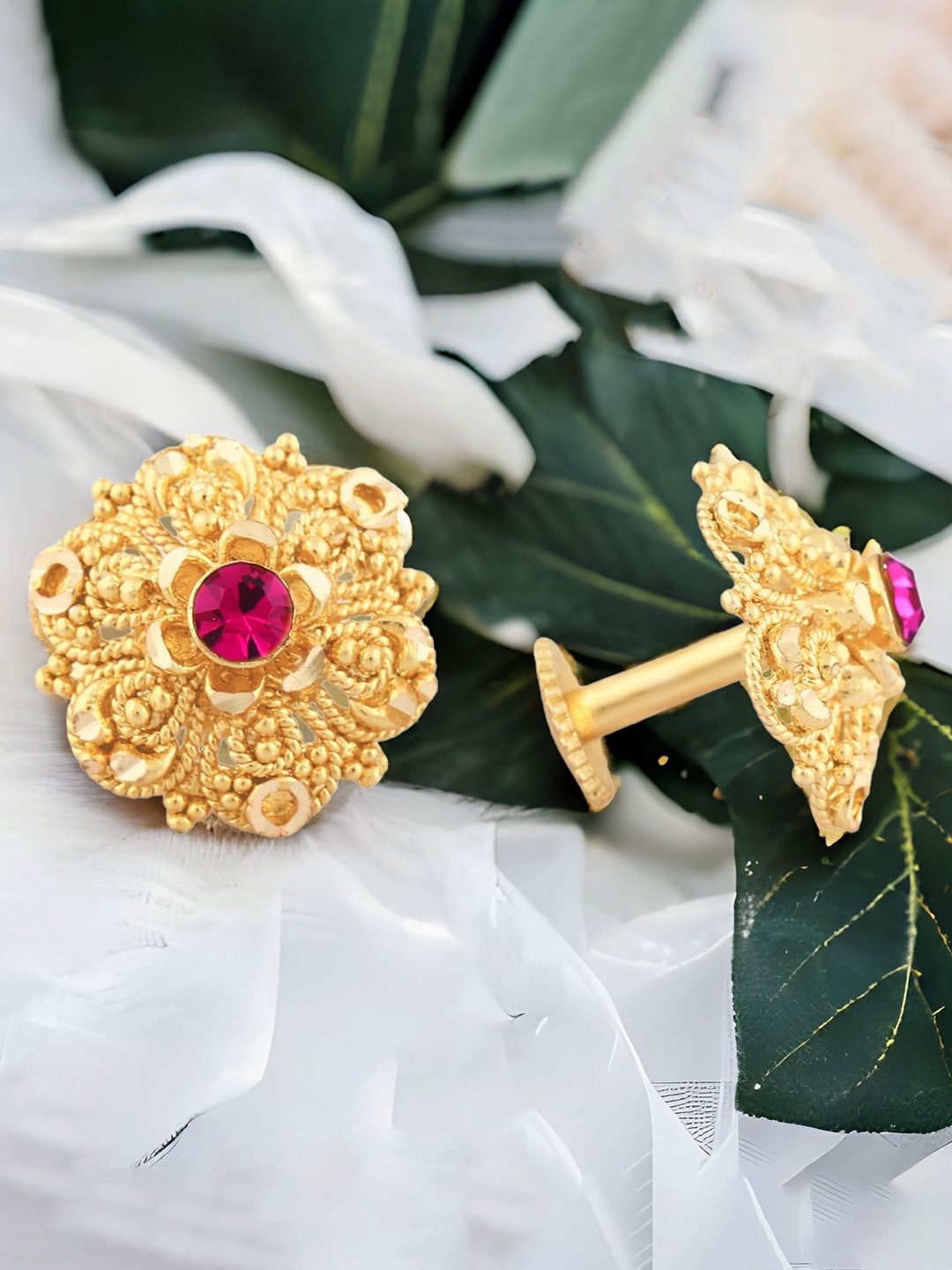 

DIVASTRI Gold-Plated Floral Shaped Studs