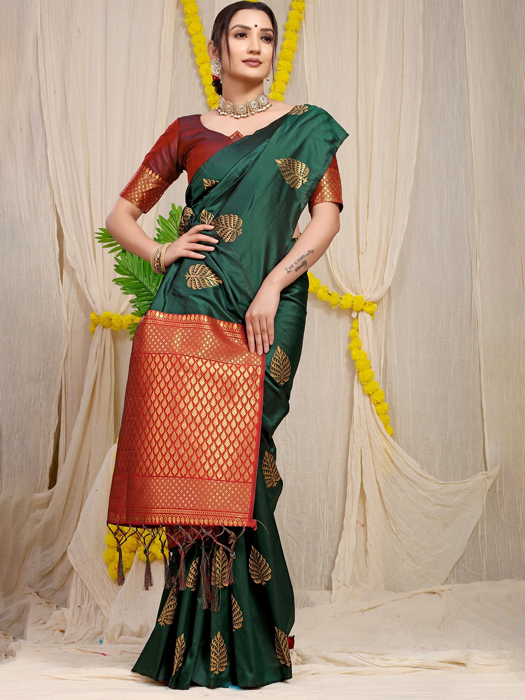 

Kandora Woven Design Pure Silk Banarasi Saree, Green