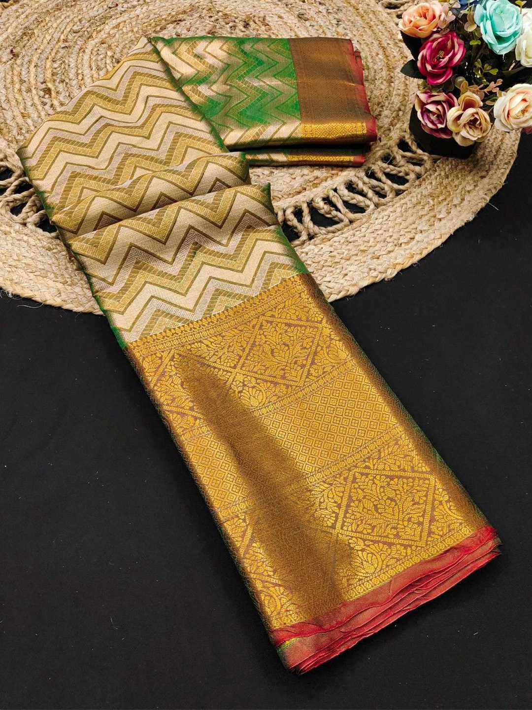 

DIVASTRI Woven Design Zari Pure Silk Banarasi Saree, Green