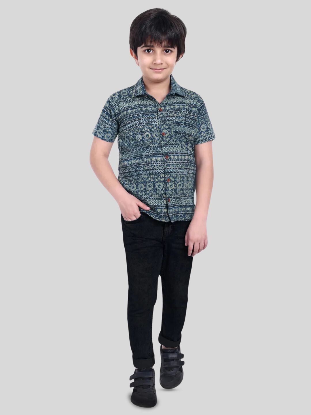 

MOSHI Boys Classic Fit Spread Collar Floral Printed Cotton Casual Shirt, Navy blue