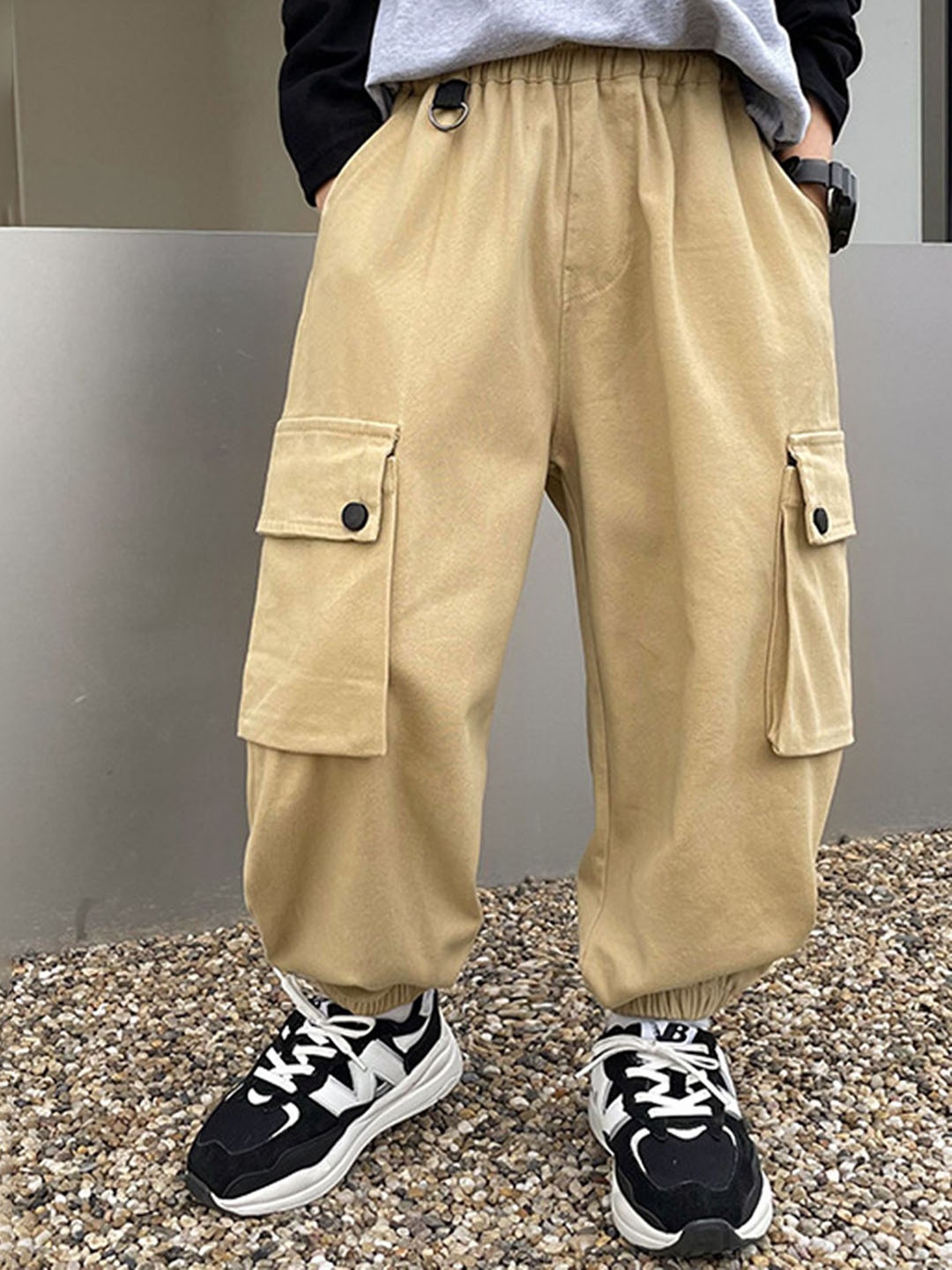 

LULU & SKY Boys Straight Fit High-Rise Cargos Trousers, Khaki