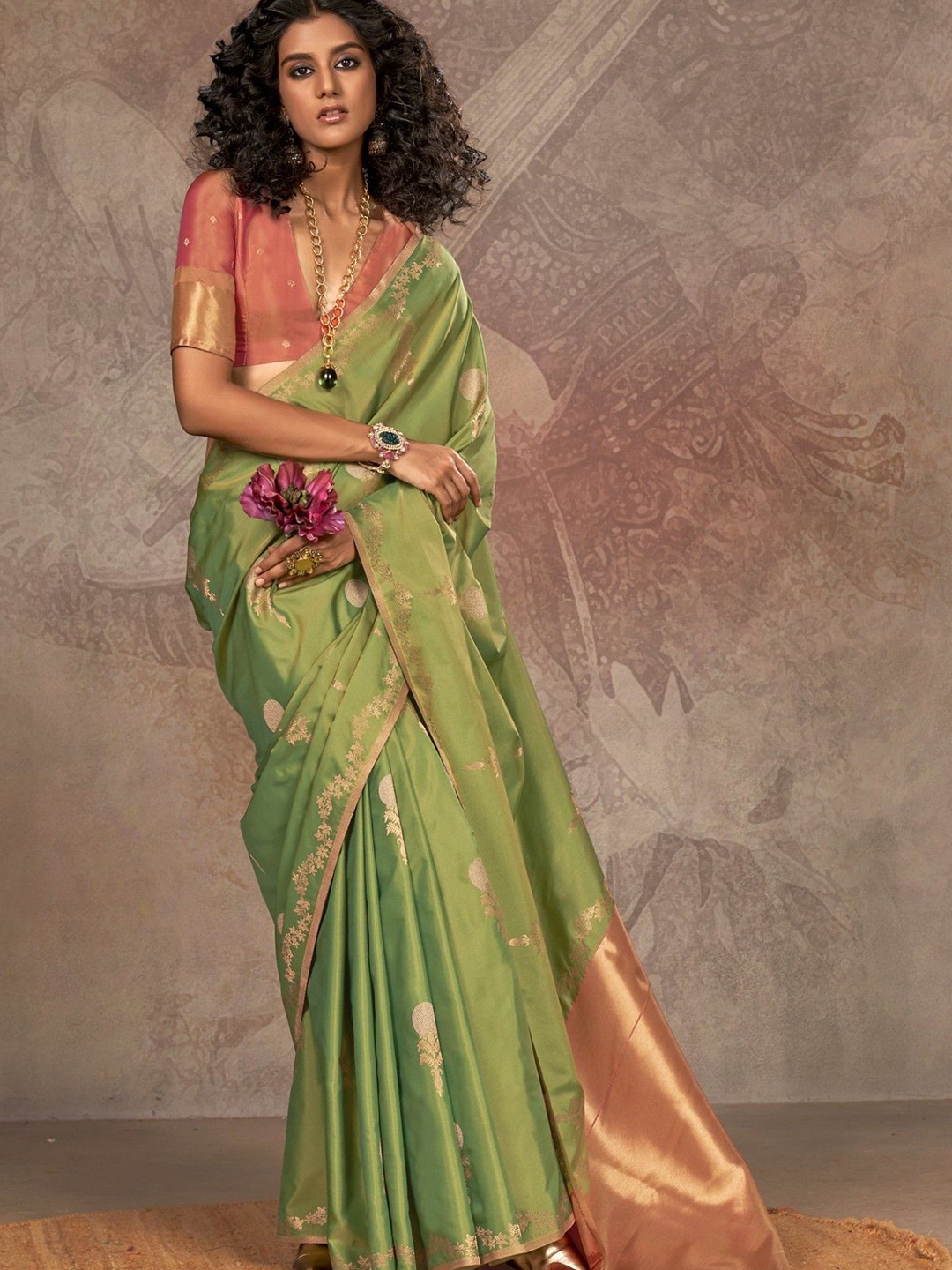 

MySilkLove Slimy Green Two Tone Banarasi Handloom Saree
