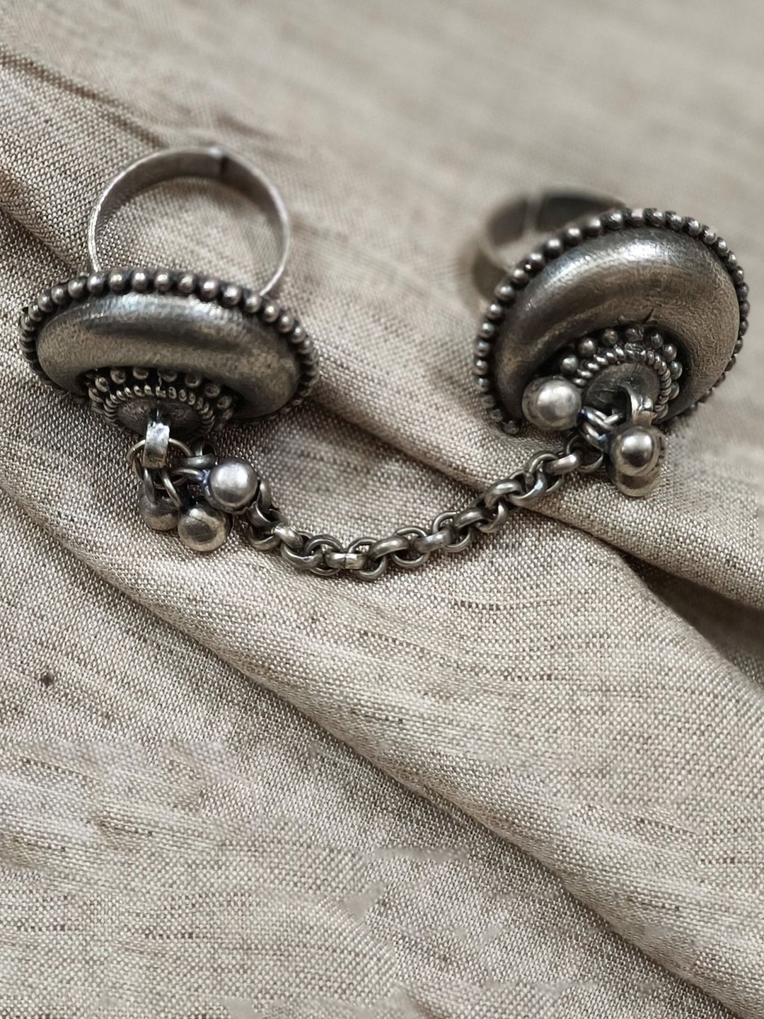 

Molcha Oxidised Silver-Toned Adjustable Finger Ring