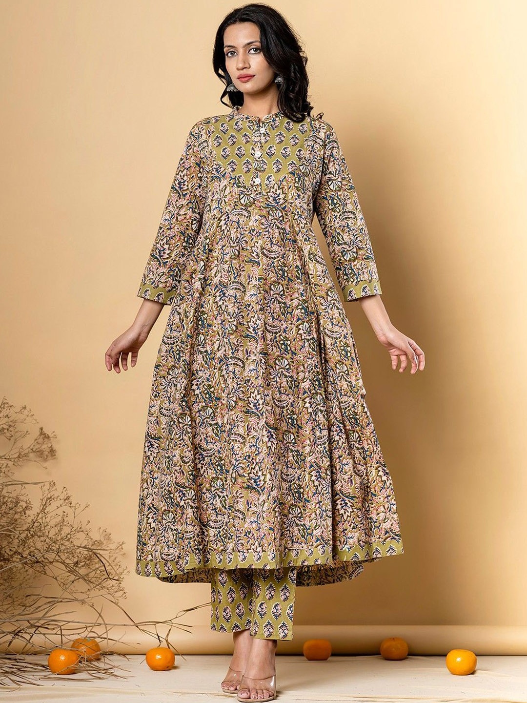 

Readiprint Floral Printed Mandarin Collar Pure Cotton Kurta With Trousers, Green
