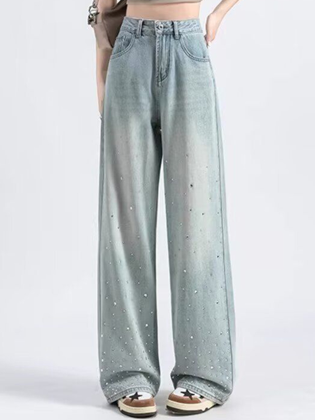 

DressBerry Women Cotton Relaxed Fit Embellished High-Rise Light Fade Jeans, Blue
