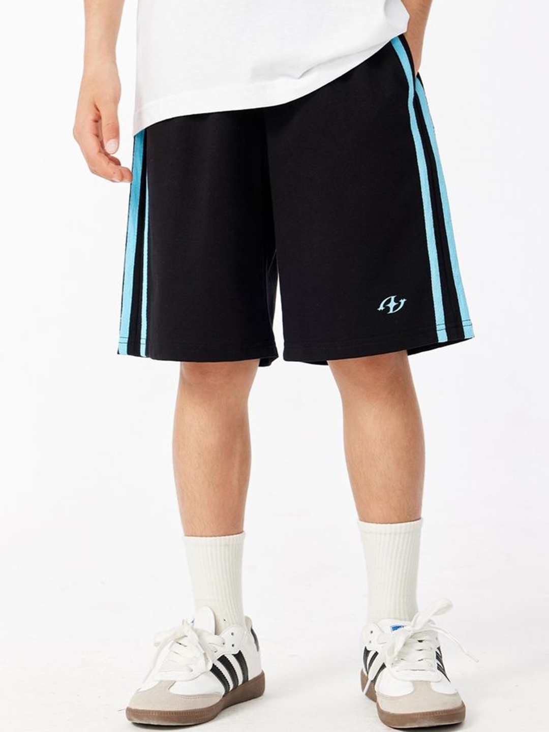 

LULU & SKY Unisex Kids High-Rise Stripe Shorts, Black