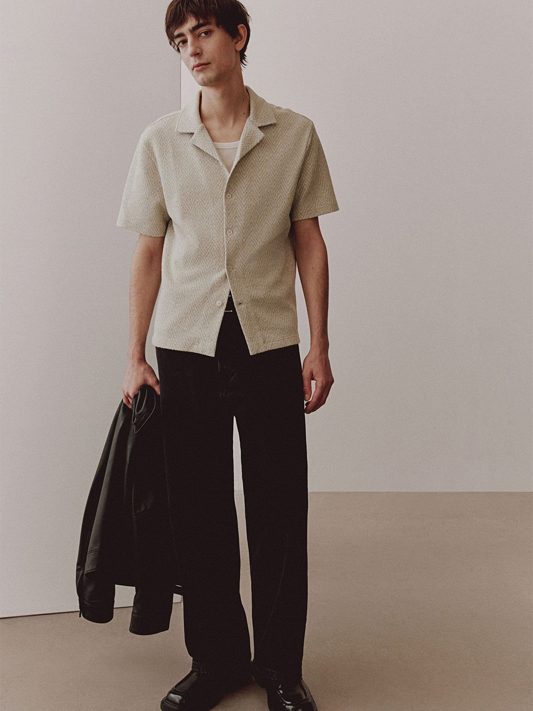 

H&M Regular Fit Herringbone-Weave Resort Shirt, Beige