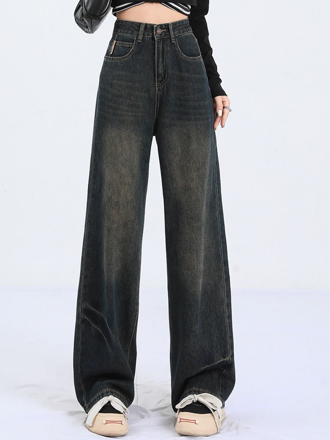 

DressBerry Women Straight Fit High-Rise Light Fade Jeans, Black