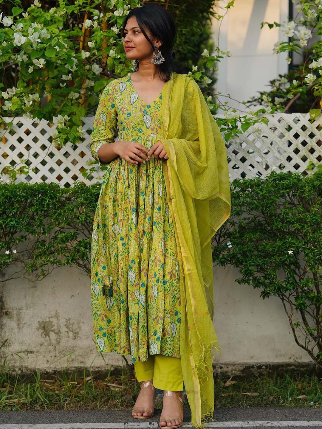 

DIVASTRI Floral Printed Pleated V-Neck Anarkali Kurta With Trousers & Dupatta, Green