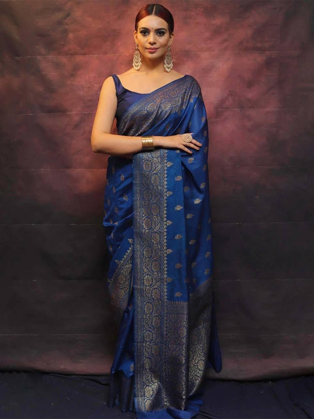 

VILLE FASHION Floral Woven Design Zari Kanjeevaram Saree, Blue