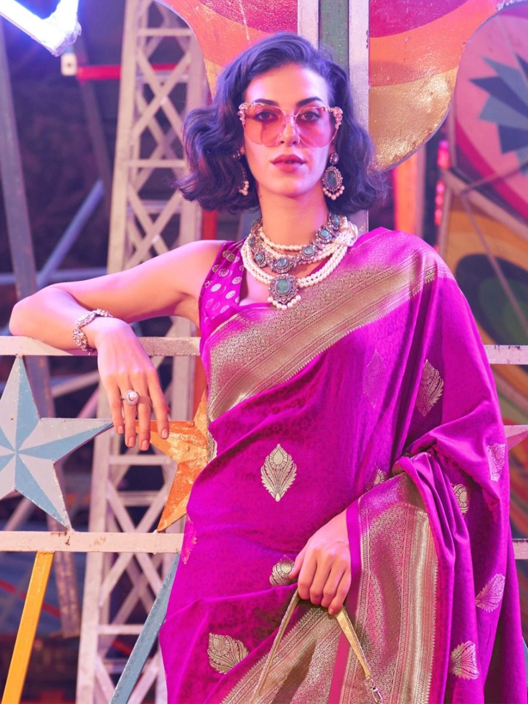 

BLENDIFY Woven Design Designer Banarasi Saree, Pink
