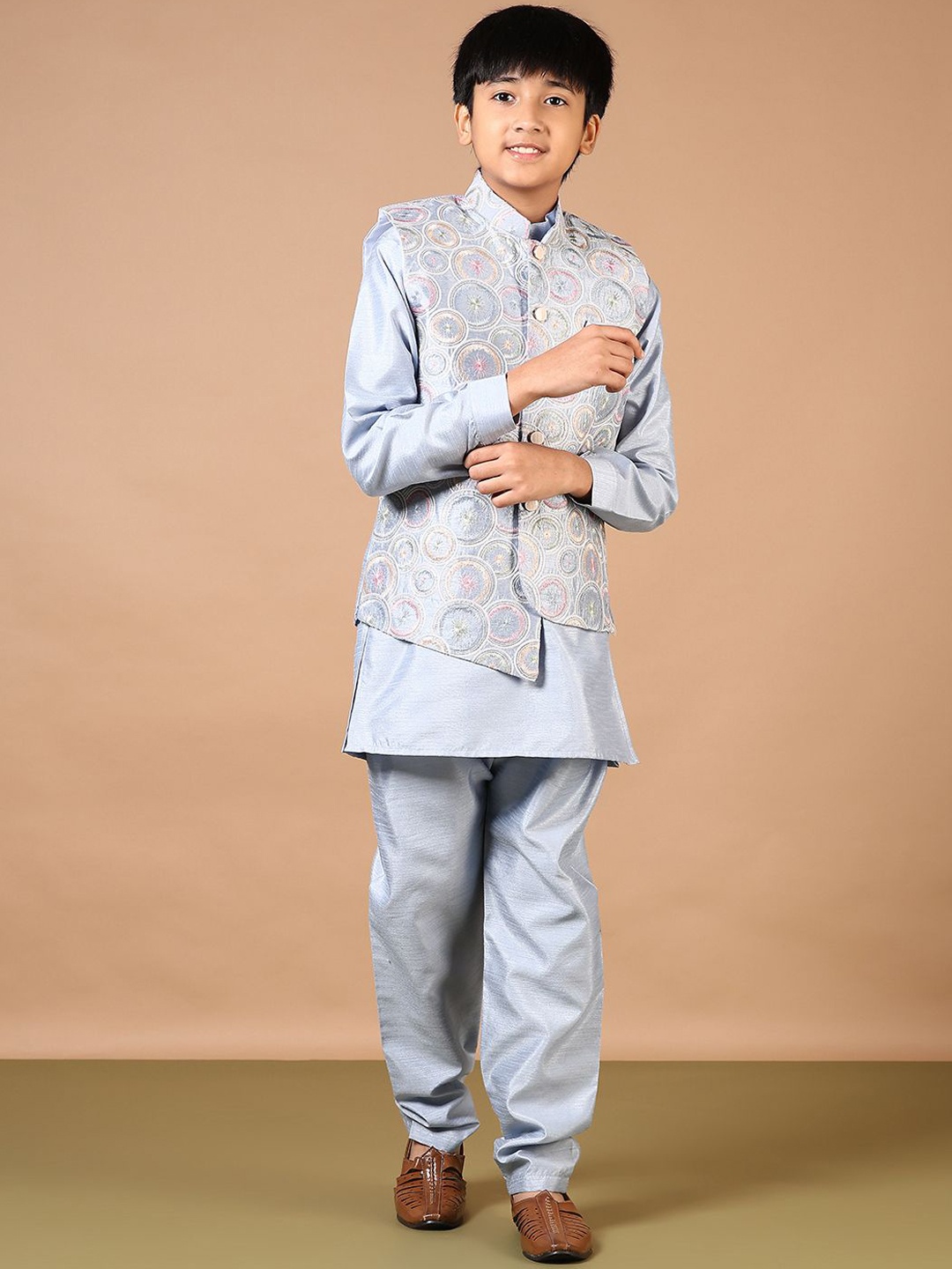

V-Mart Boys Band Collar Straight Kurta With Churidar & Nehru Jacket, Blue