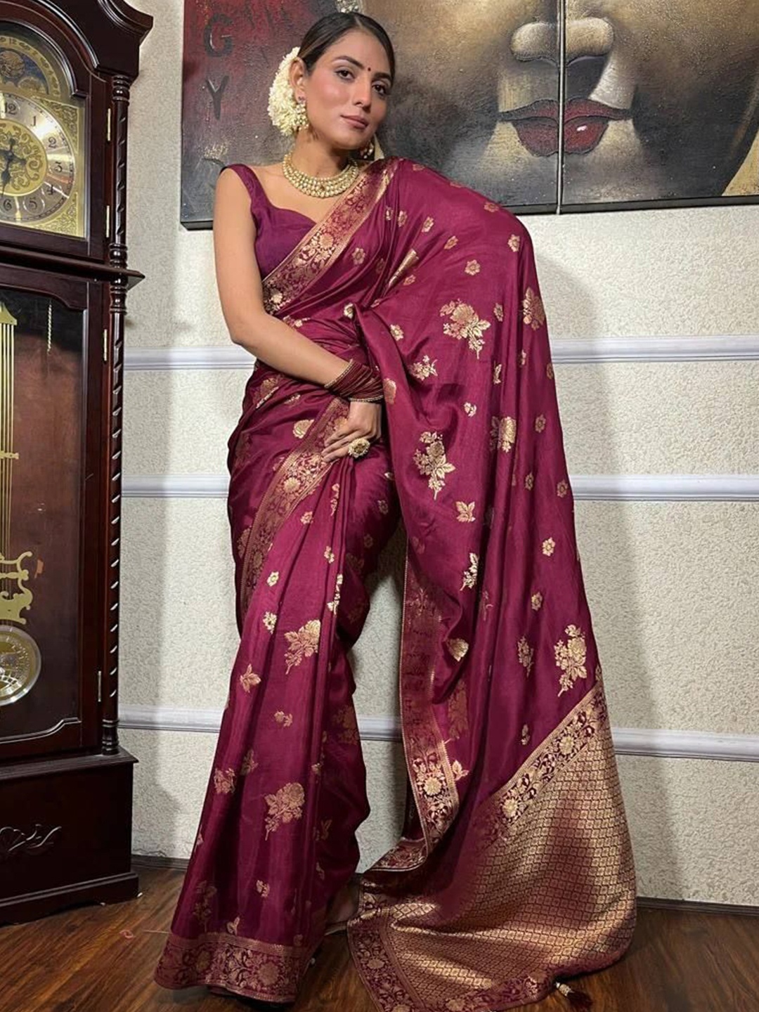 

APNISHA Woven Design Pure Silk Banarasi Saree, Purple