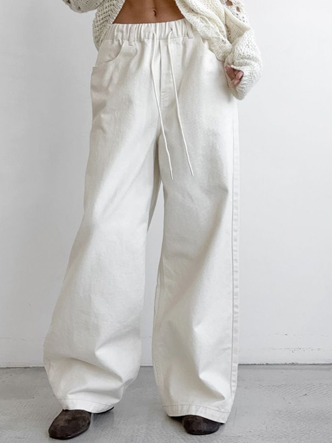 

MIAKEE Women Straight Fit Trousers, White