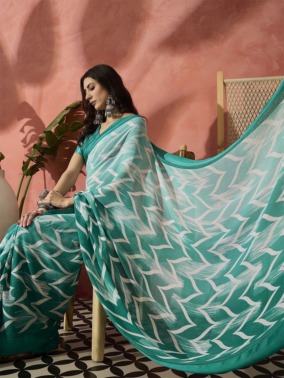 

Sangria Printed Saree With Blouse, Green