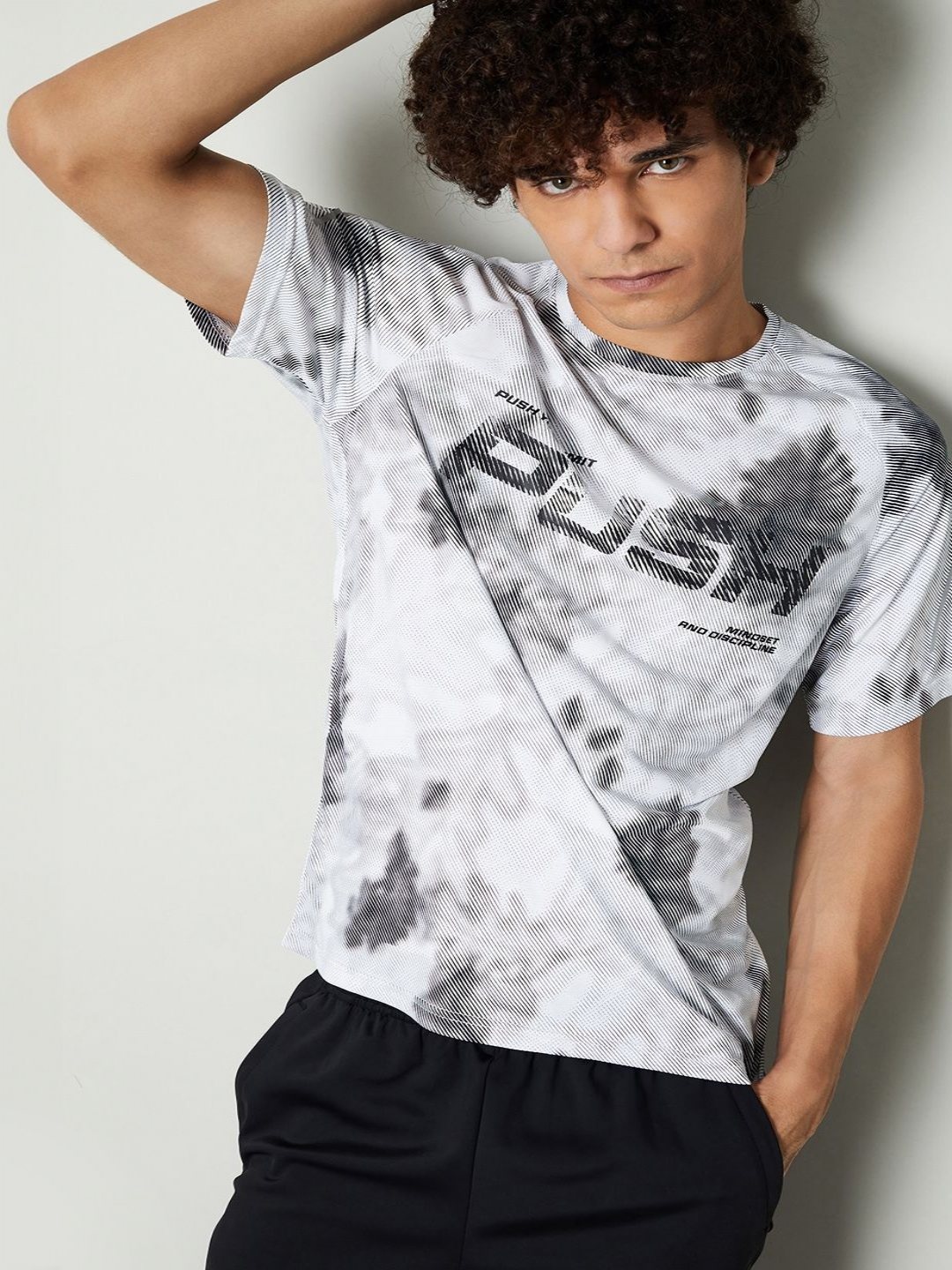 

max Men Abstract Printed Round Neck T-shirt, White