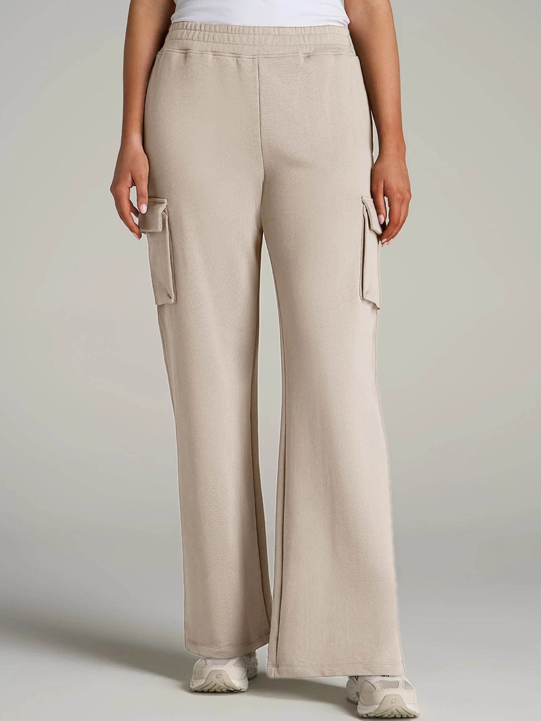 

FNOCKS Women Ultra Straight Fit Flat-Front Regular Trousers, Beige