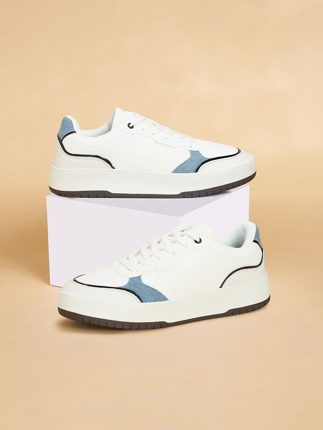 

Ajile by Pantaloons Men Colourblocked Round Toe Sneakers, White