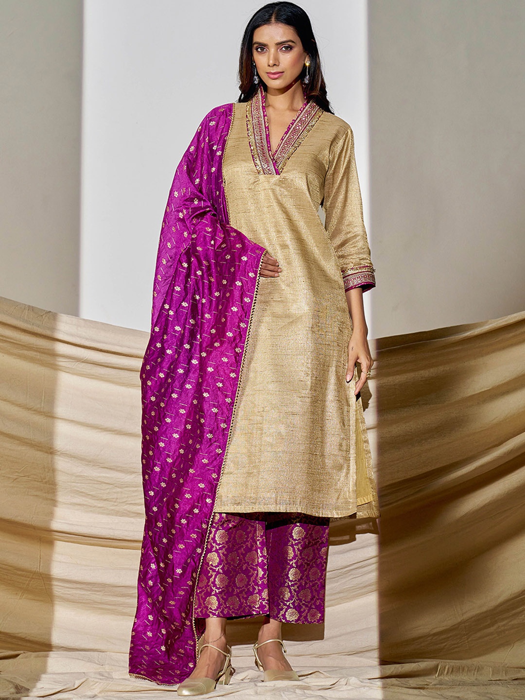 

TANNAH Floral Yoke Design V-Neck Sequinned Tissue Straight Kurta With Trousers And Dupatta, Beige