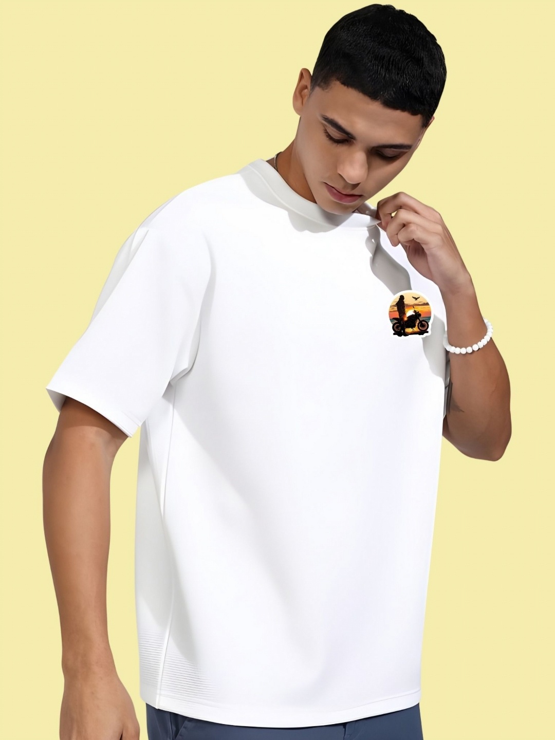 

THE BEETEL HOUSE Men Drop-Shoulder Sleeves T-shirt, White
