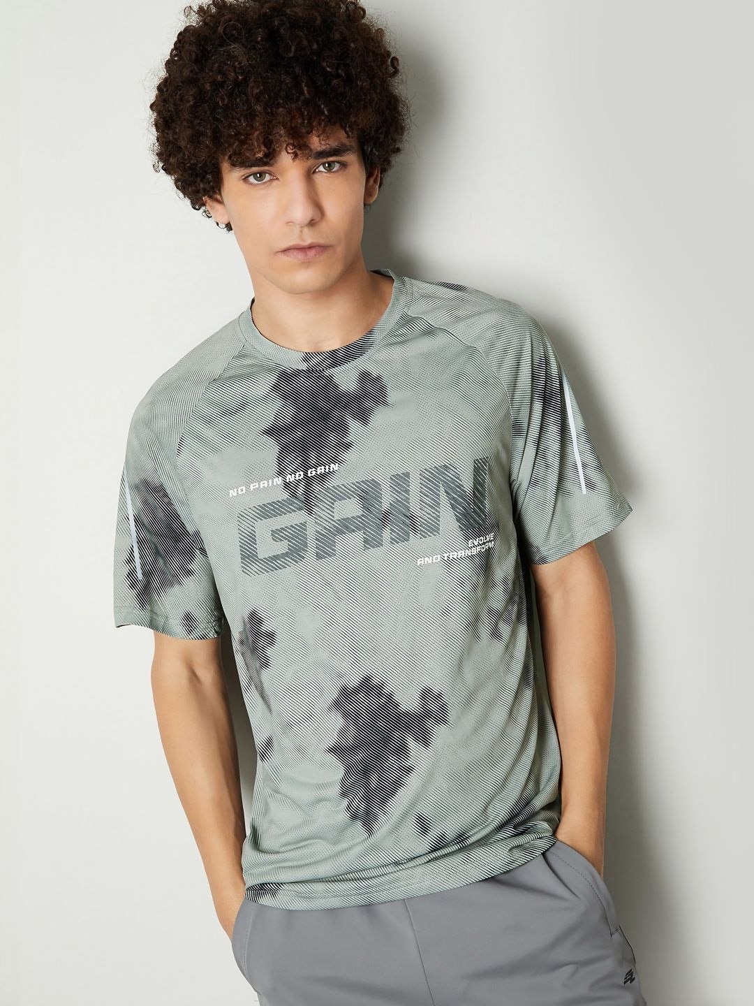 

max Men Abstract Printed Round Neck T-shirt, Grey