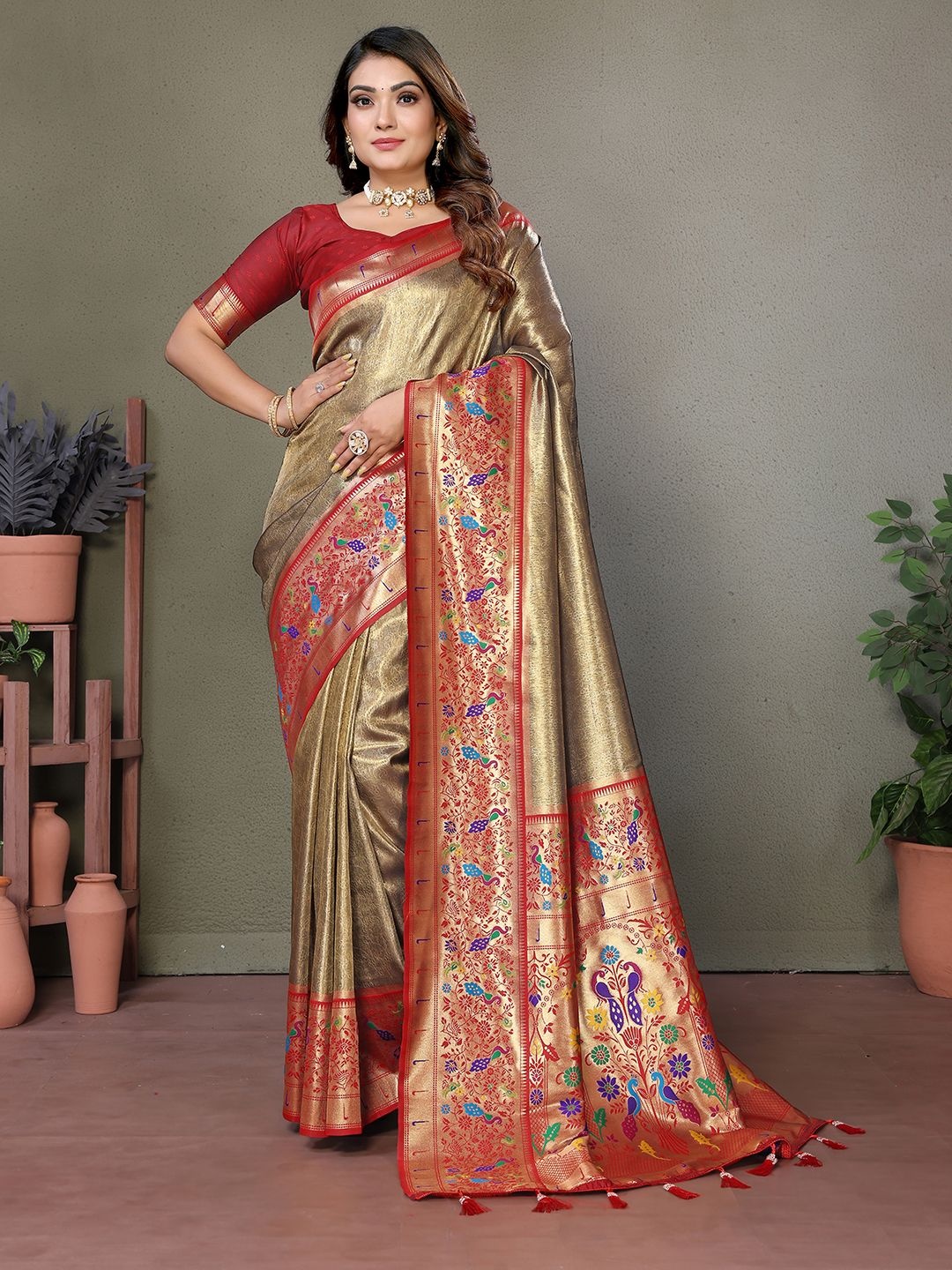 

LeeliPeeri Designer Woven Design Zari Banarasi Saree, Gold