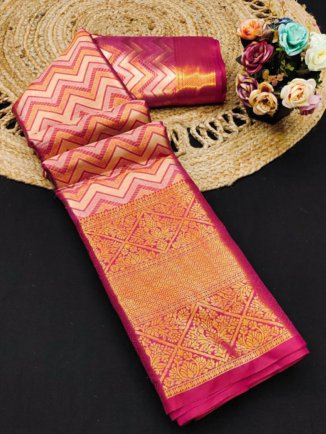 

DIVASTRI Striped Zari Pure Silk Banarasi Saree, Pink