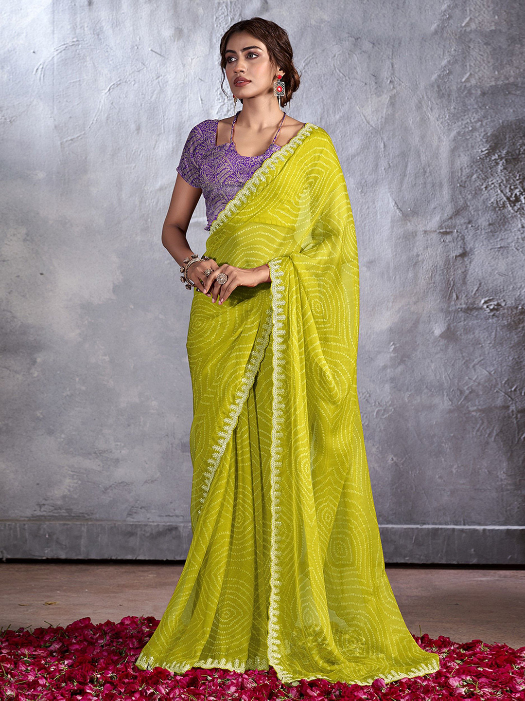 

DIVASTRI Bandhani Sequinned Poly Chiffon Saree, Lime green