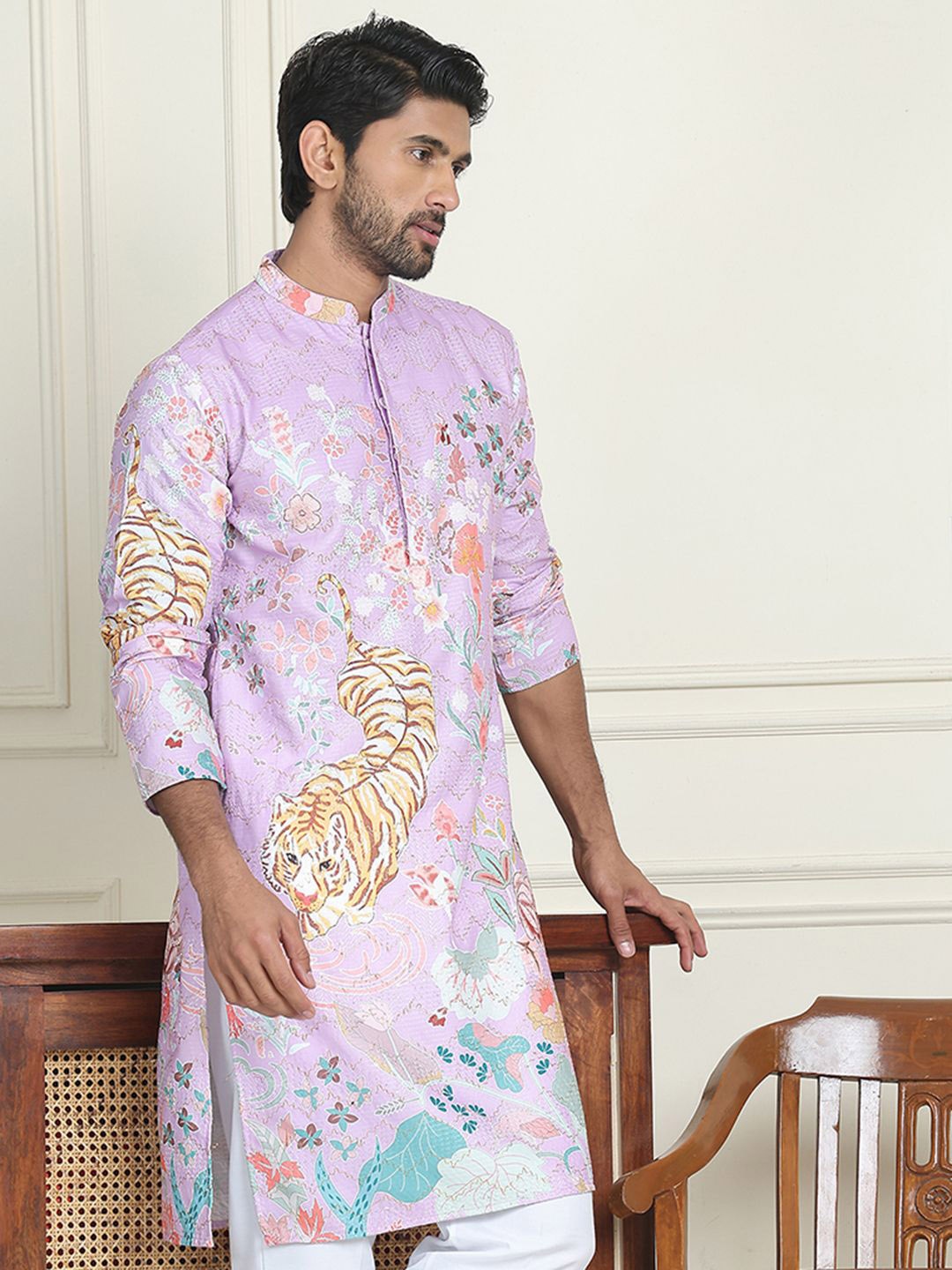 

Anouk Purple Floral Embroidered Mandarin Collar Sequinned Straight Kurta