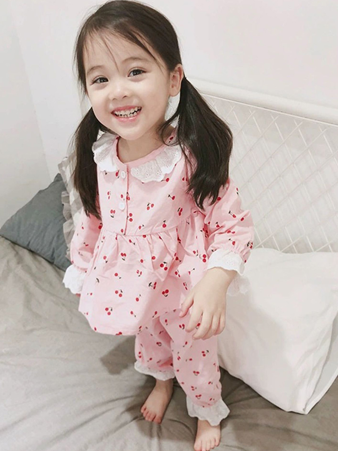 

LULU & SKY Girls Printed Night suit, Pink