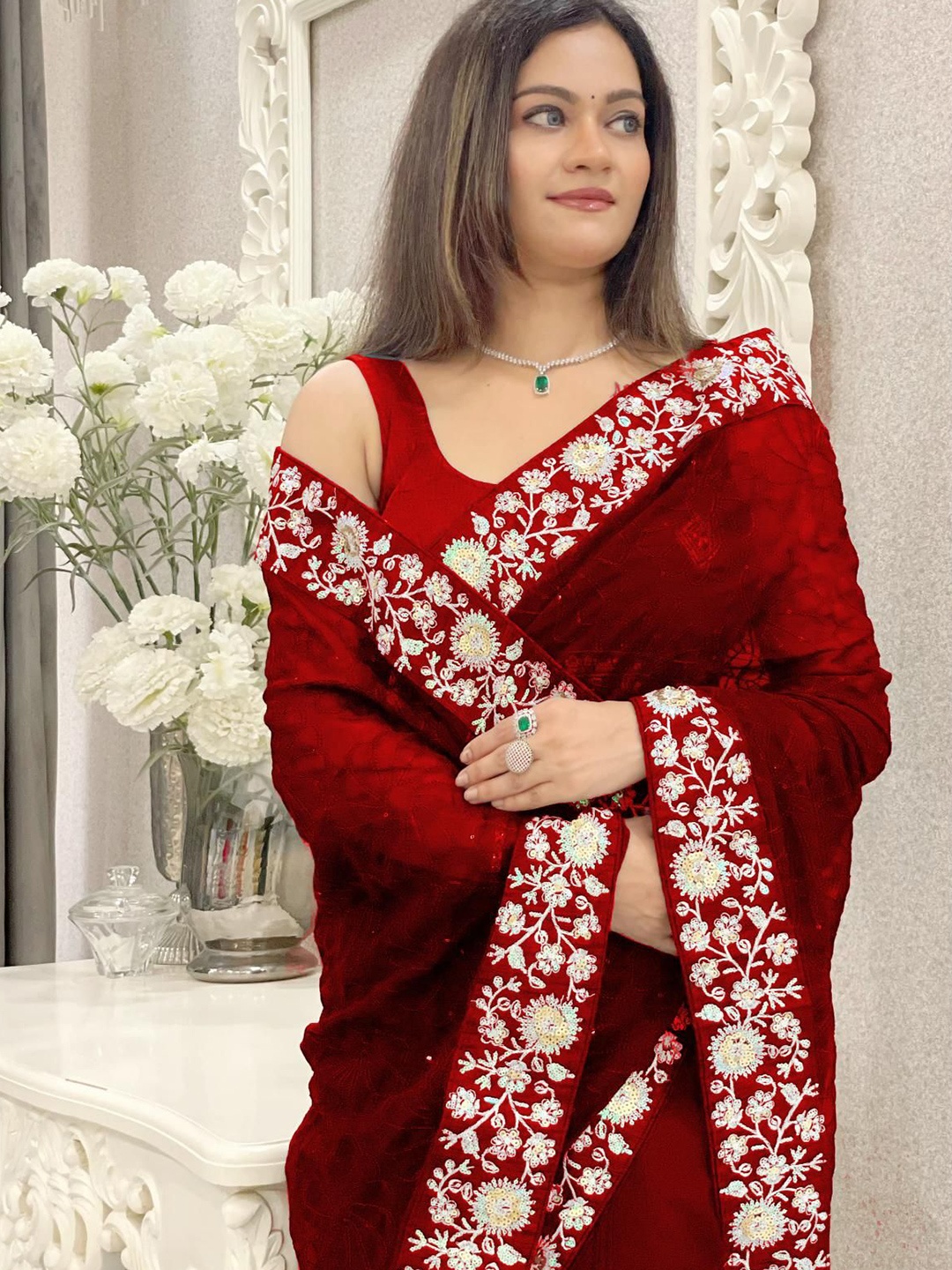

Ekasya Embellished Sequinned Saree, Red