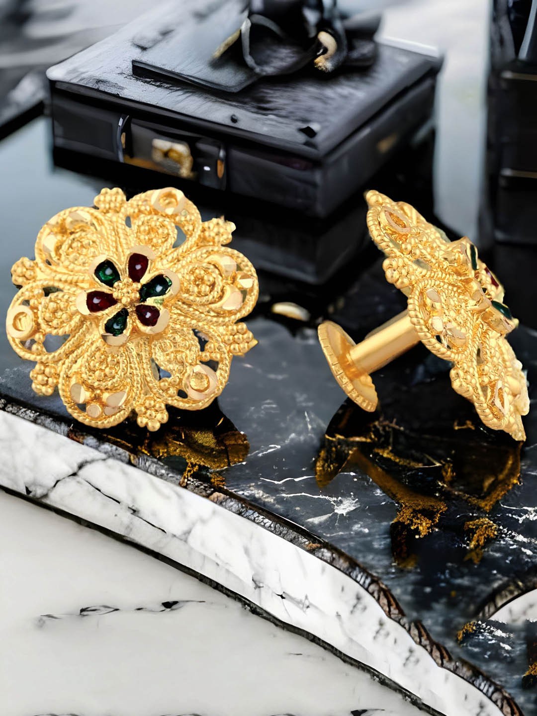 

DIVASTRI Gold-Plated Floral Shaped Studs