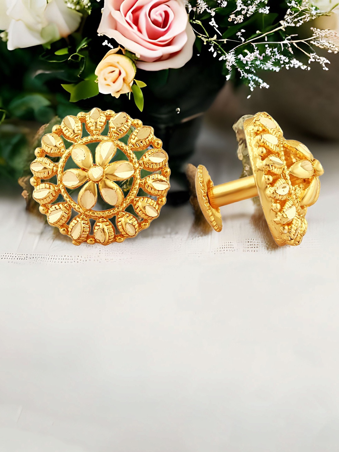 

DIVASTRI Floral Studs Earrings, Gold