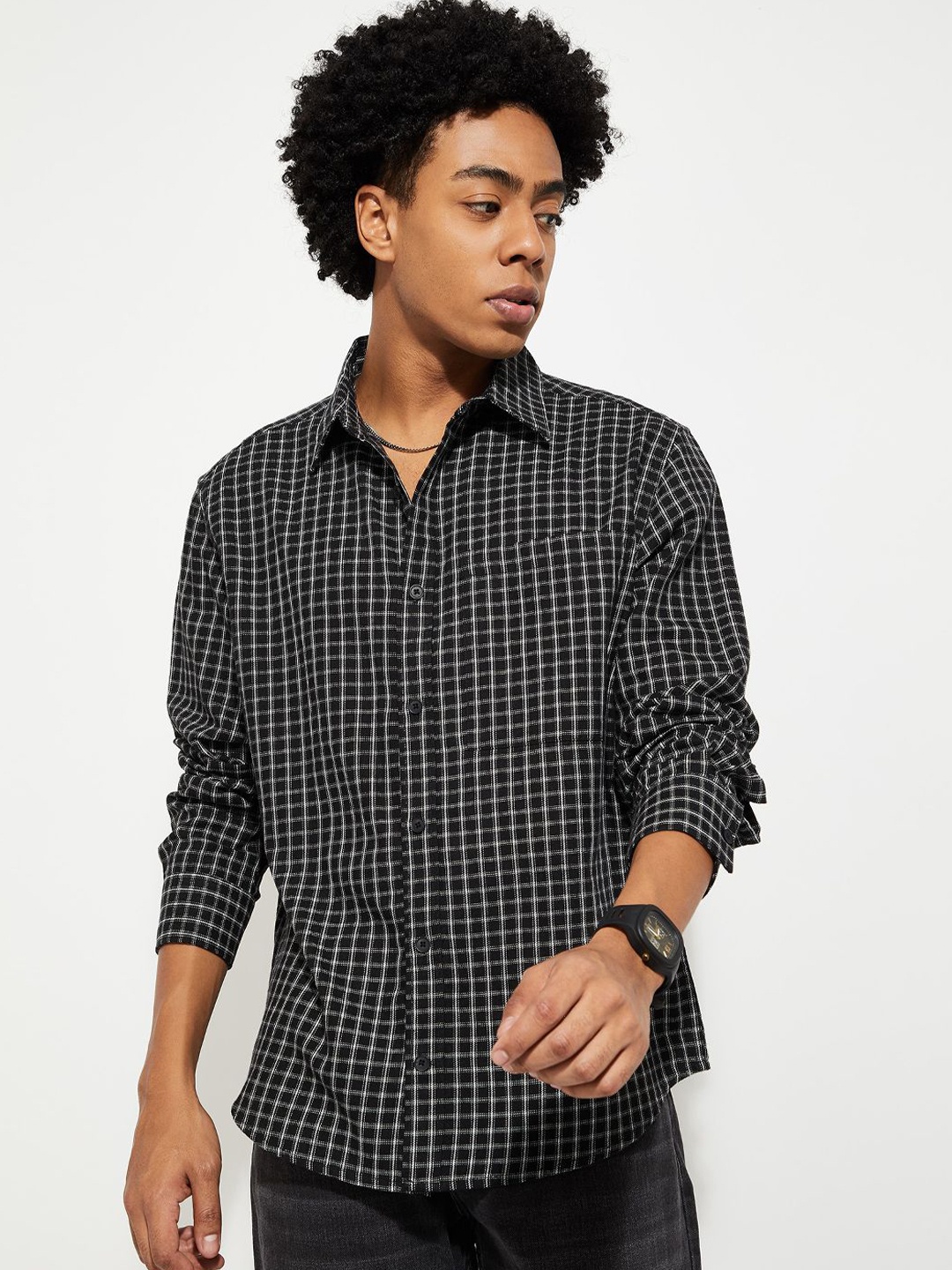

max Men Spread Collar Micro Checked Cotton Casual Shirt, Black