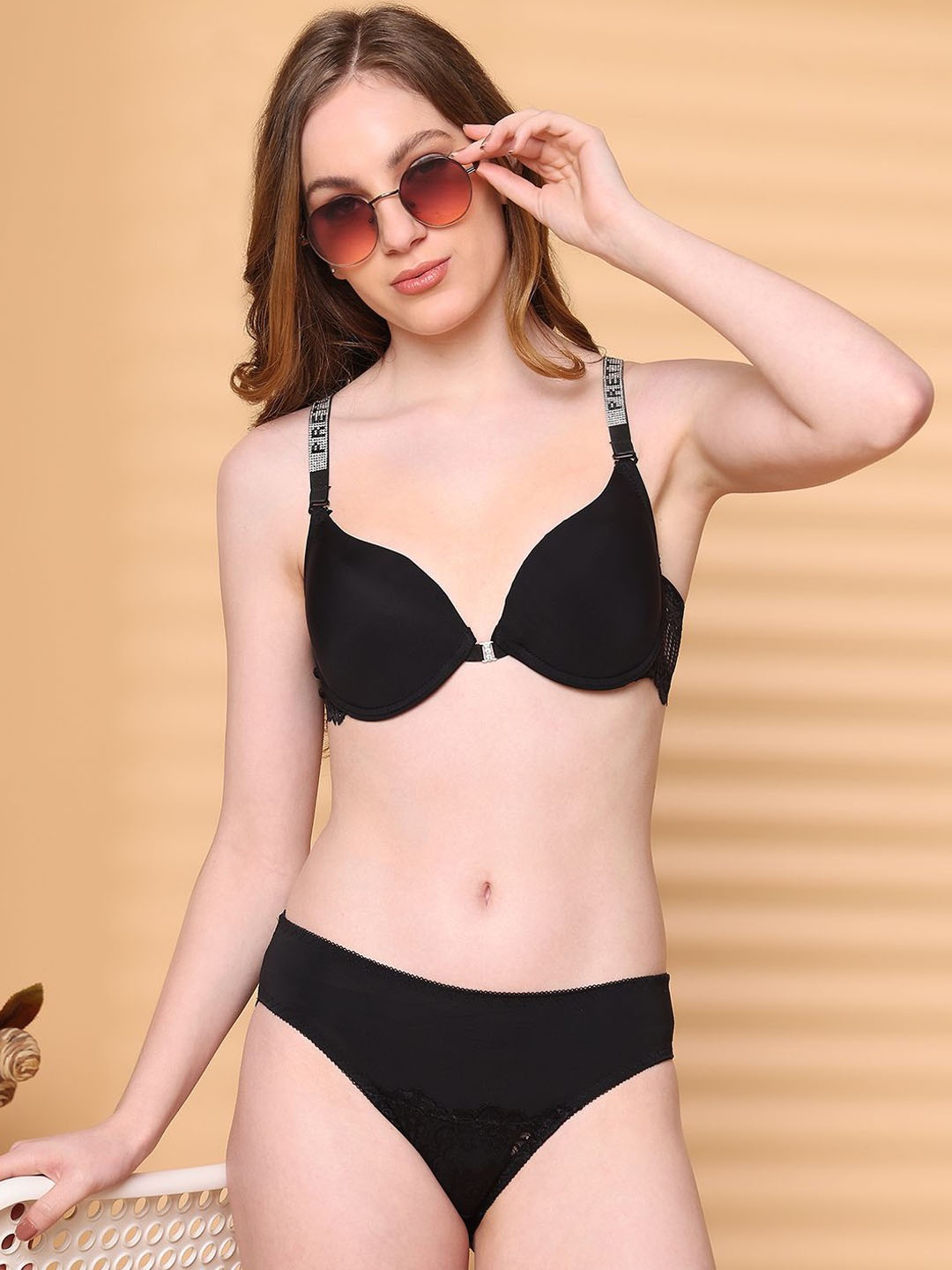 

PrettyCat Lightly Padded Underwired Lingerie Set With Shine Strap PC-SET-7025-STRP-BLK-30B, Black
