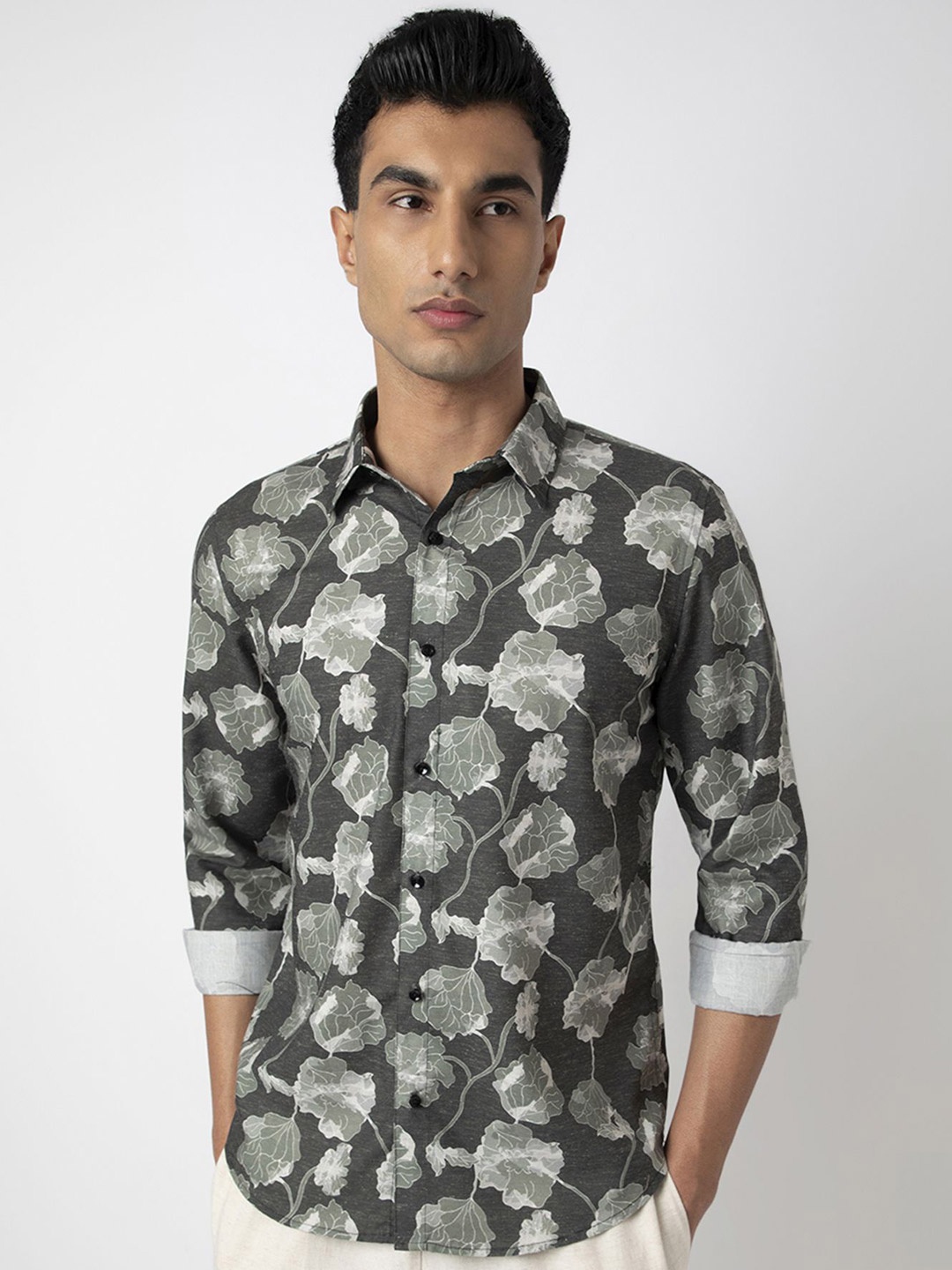 

MARK & ALBERT Men India Slim Fit Spread Collar Floral Printed Linen Casual Shirt, Green