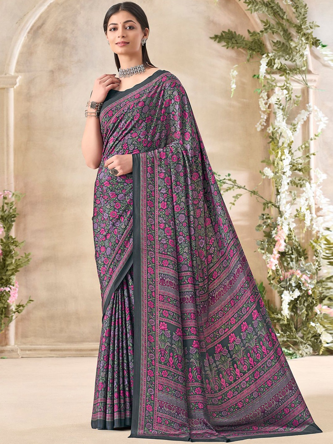 

LeeliPeeri Designer Floral Poly Crepe Saree, Grey